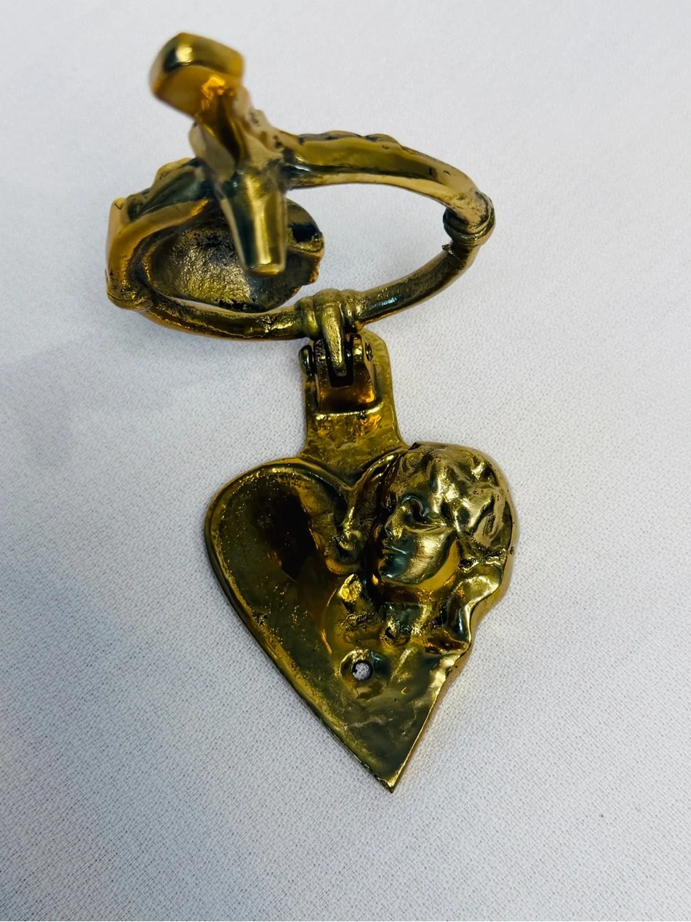 Vintage NOS Brass Colored Sweetheart Kissing Lovers Door Knocker Heart 5” Unused